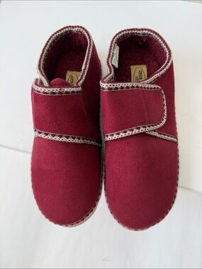 Deer Stags Burgundy Slippers
